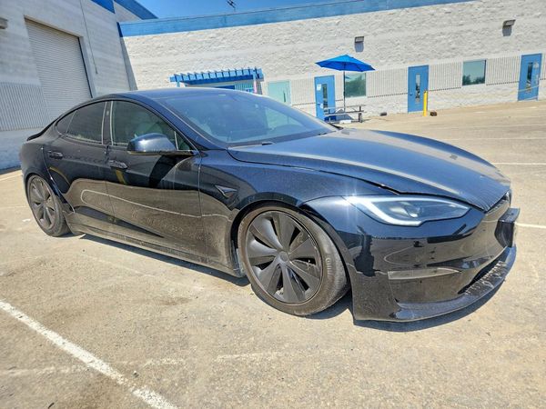 2023 TESLA MODEL S — Passenger 3/4
