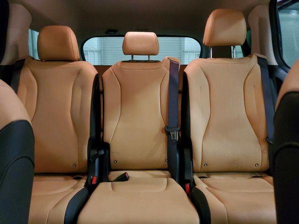 2023 KIA CARNIVAL LX, LX Seat Package
