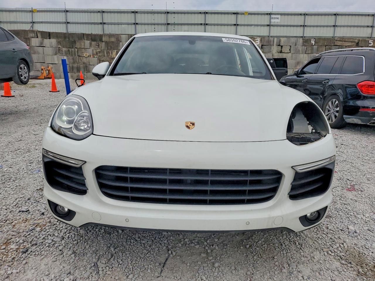 2016 PORSCHE CAYENNE