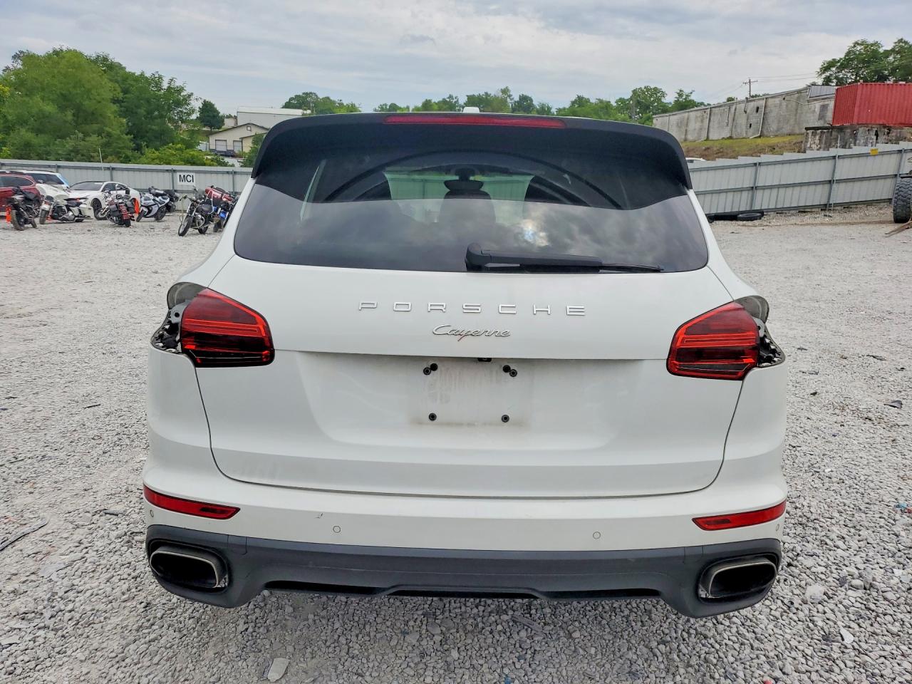 2016 PORSCHE CAYENNE