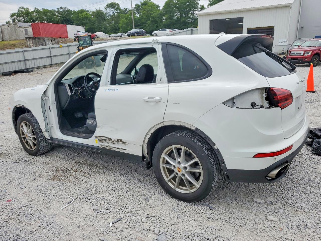 2016 PORSCHE CAYENNE