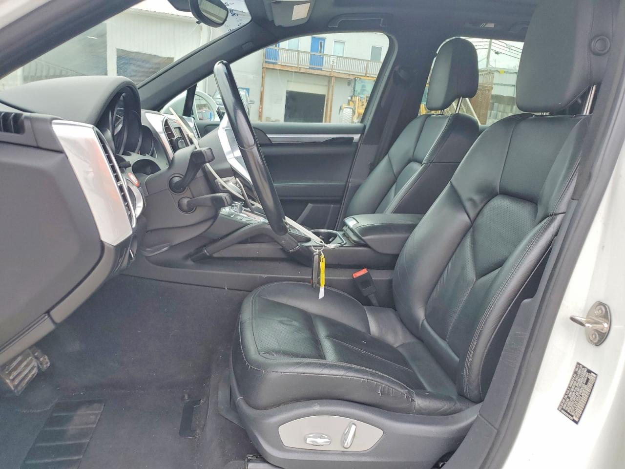 2016 PORSCHE CAYENNE