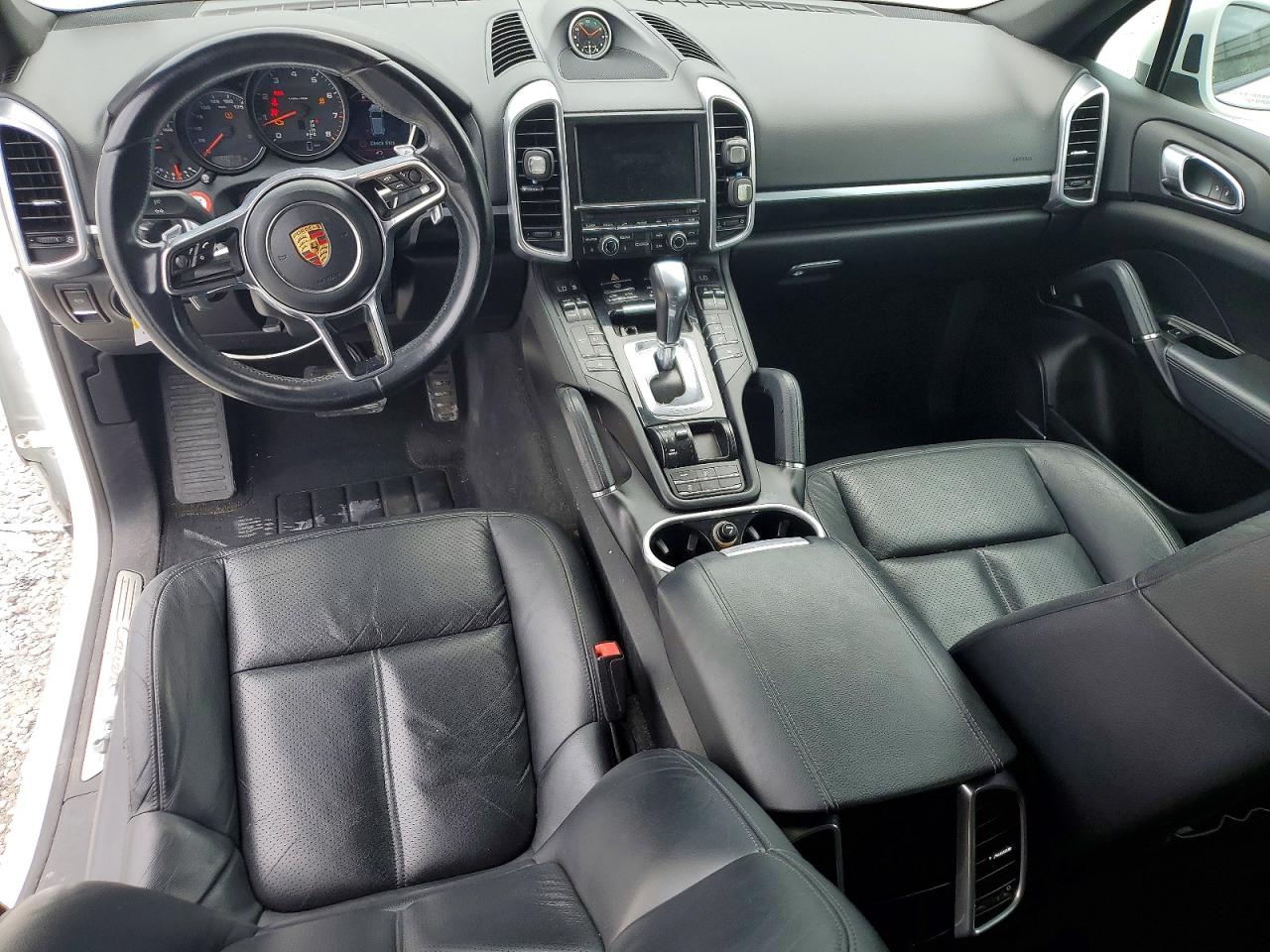2016 PORSCHE CAYENNE
