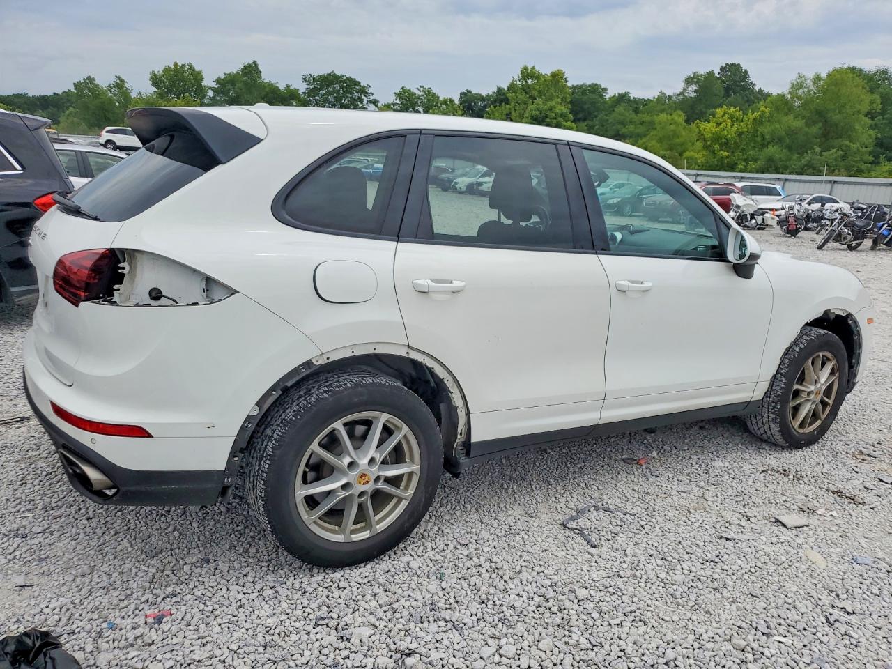 2016 PORSCHE CAYENNE