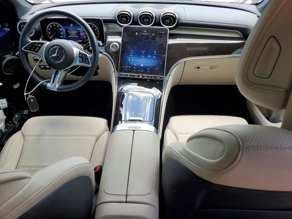2023 MERCEDES-BENZ GLC GLC300