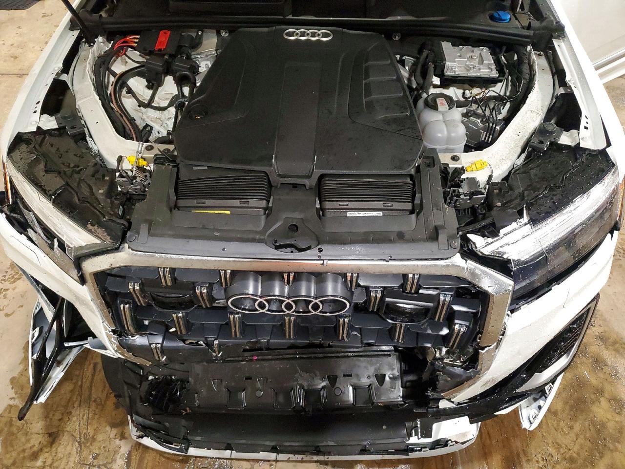 2025 AUDI Q7 quattro Premium