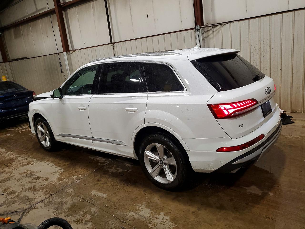 2025 AUDI Q7 quattro Premium