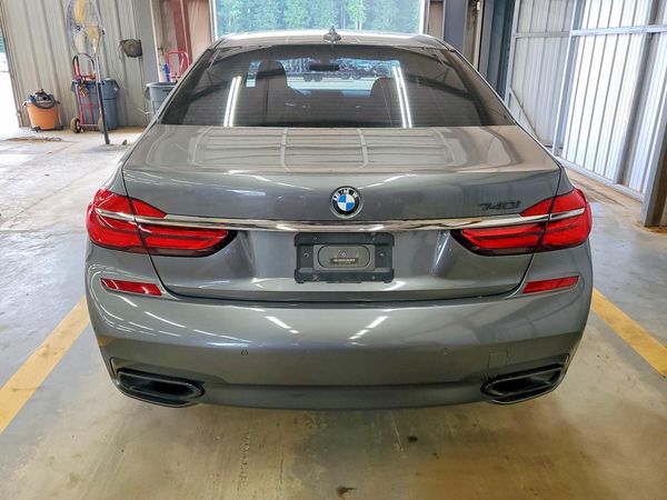 2019 BMW 740