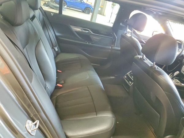 2019 BMW 740