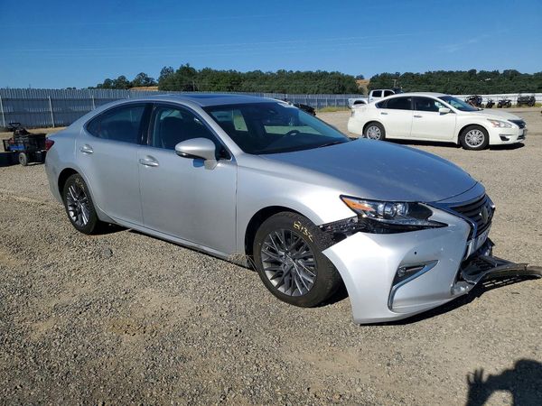 2018 LEXUS ES