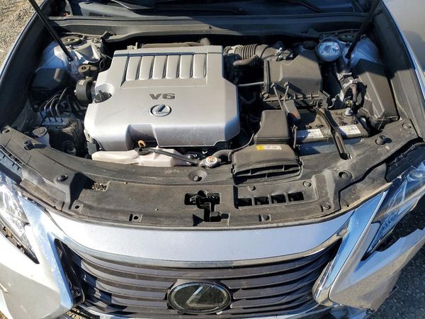 2018 LEXUS ES
