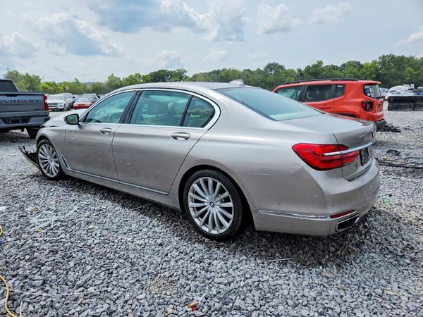 2016 BMW 740