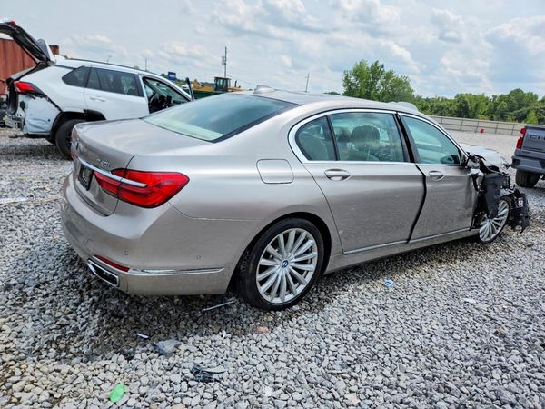 2016 BMW 740