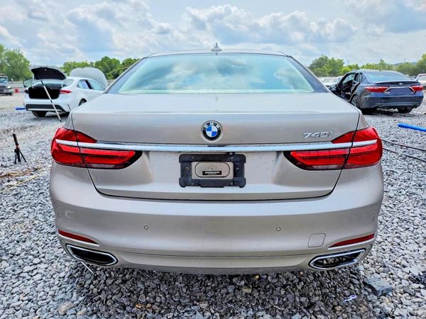 2016 BMW 740