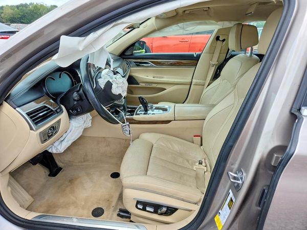 2016 BMW 740