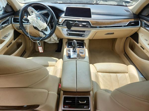 2016 BMW 740