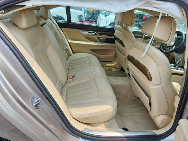 2016 BMW 740