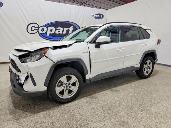 2019 TOYOTA RAV4 — DSFA — Front 3/4