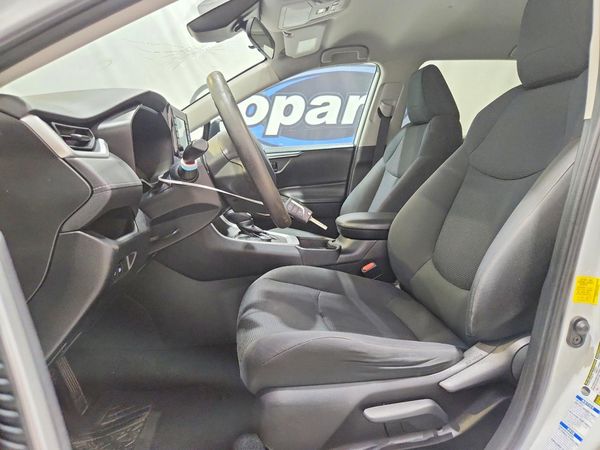 2019 TOYOTA RAV4 LE HV 4WD — DENT