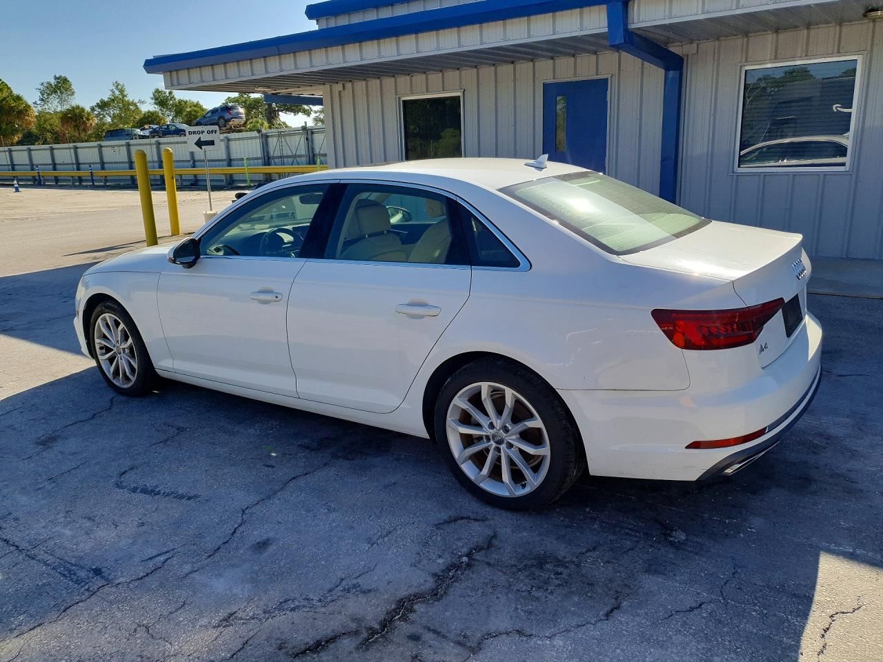2019 AUDI A4 Premium, Titanium