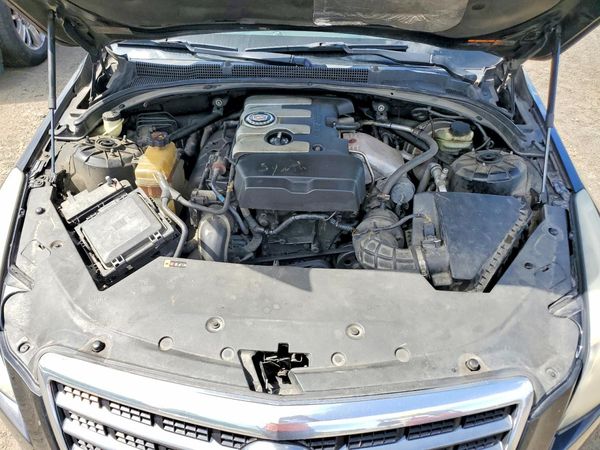 2014 CADILLAC ATS Luxury — Engine bay