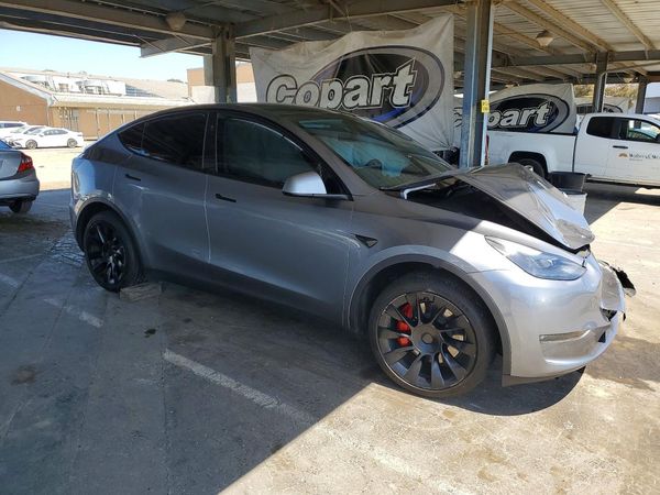 2024 TESLA MODEL Y