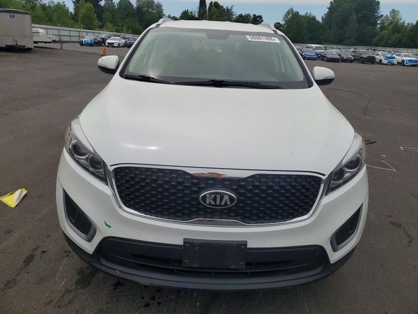 2016 KIA SORENTO L / LX