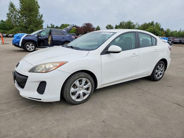 2013 MAZDA 3 SV/Base