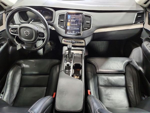 2022 VOLVO XC90