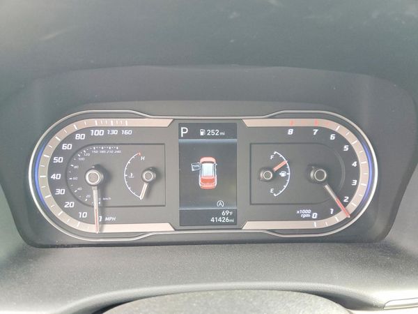 2022 HYUNDAI TUCSON SE