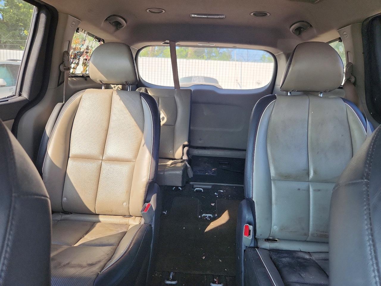 2017 KIA SEDONA LX