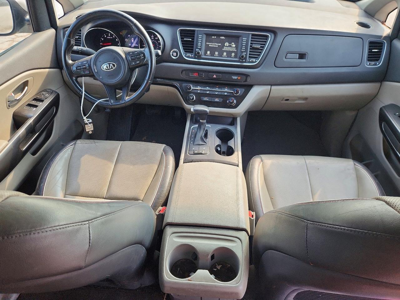 2017 KIA SEDONA LX
