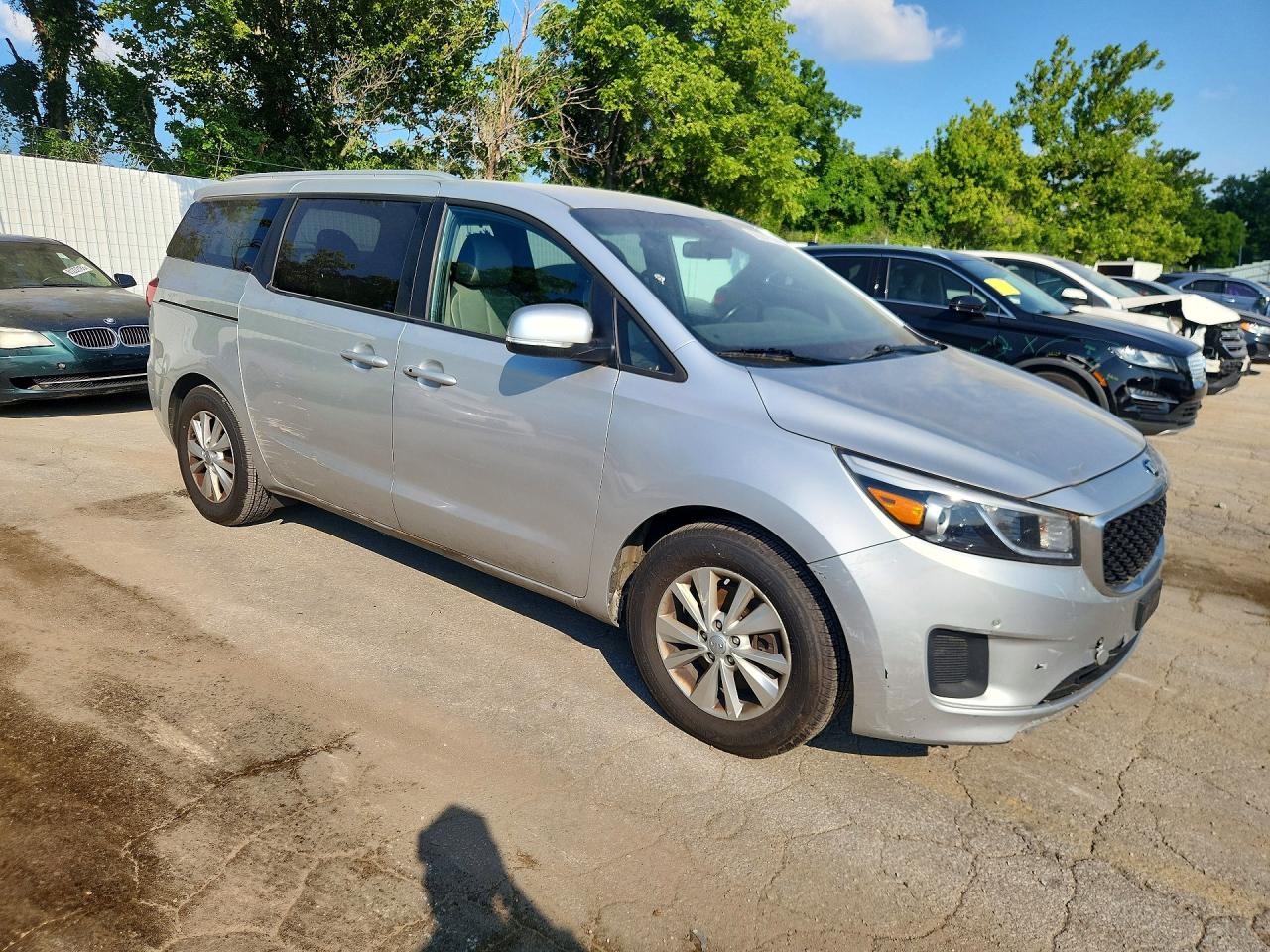 2017 KIA SEDONA LX