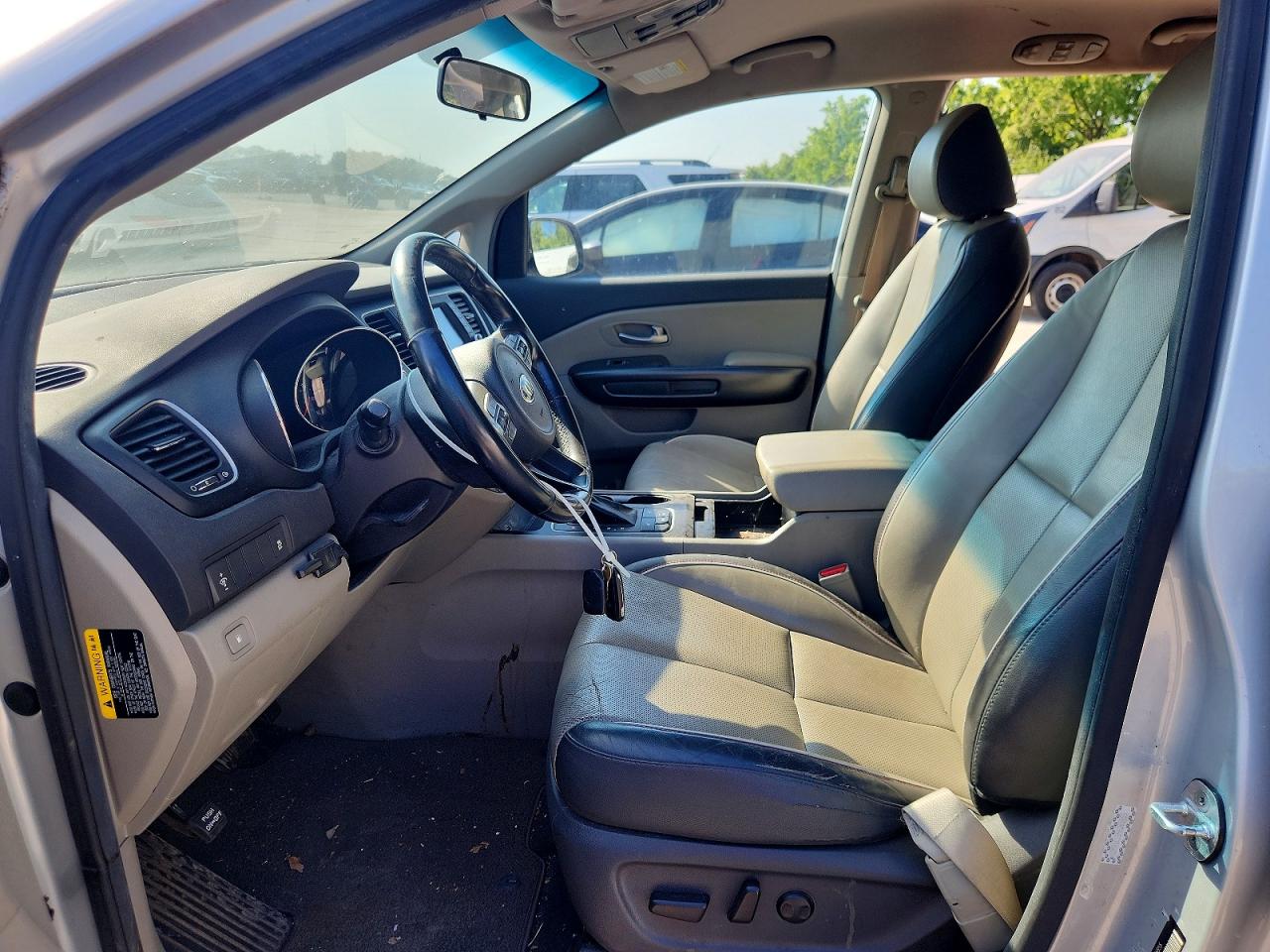 2017 KIA SEDONA LX