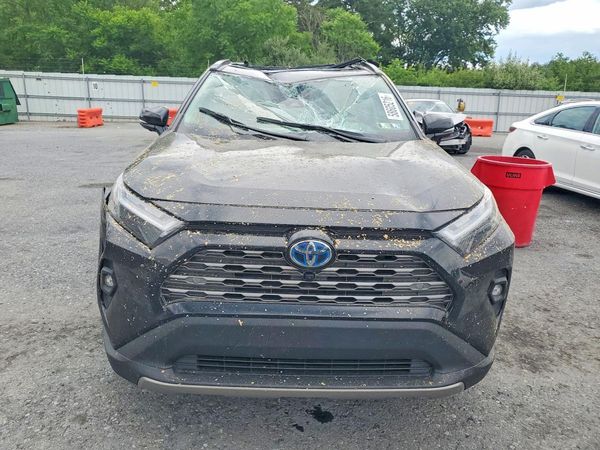 2024 TOYOTA RAV4 Limited