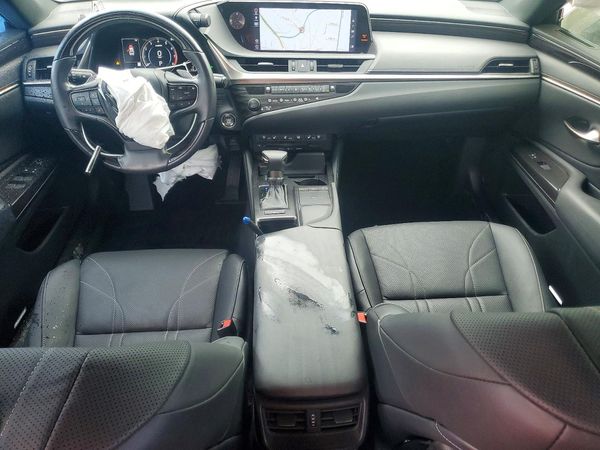2019 LEXUS ES