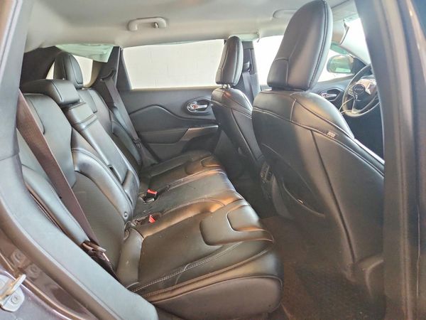 2019 JEEP CHEROKEE LATITUDE PLUS FWD