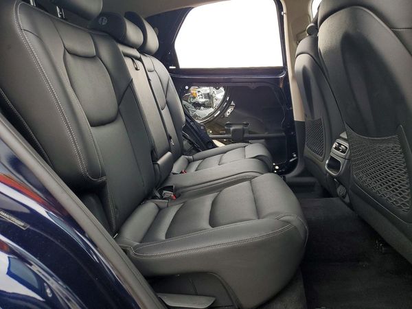 2025 GENESIS GV70