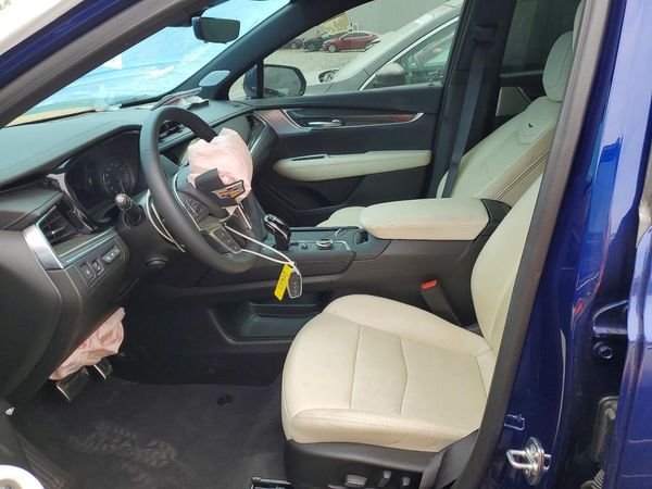 2025 CADILLAC XT5 Sport