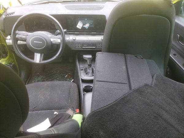 2024 HYUNDAI KONA SE