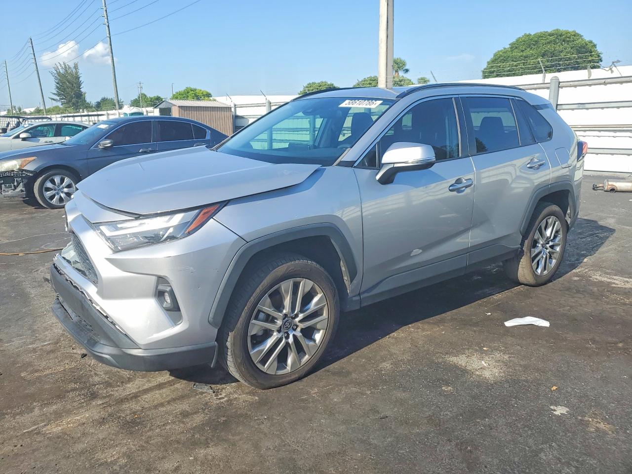 2023 TOYOTA RAV4 XLE Premium
