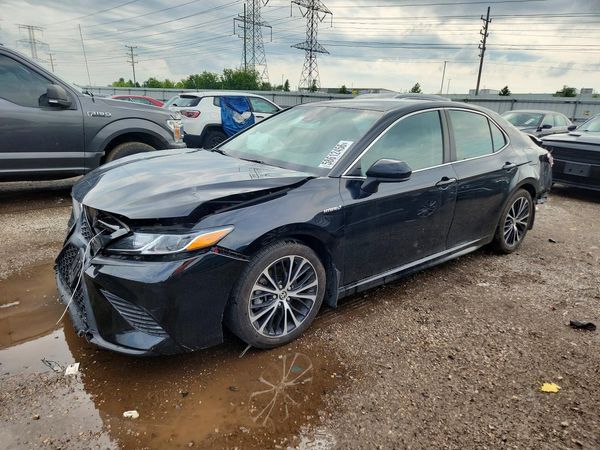 2020 TOYOTA CAMRY SE Hybrid