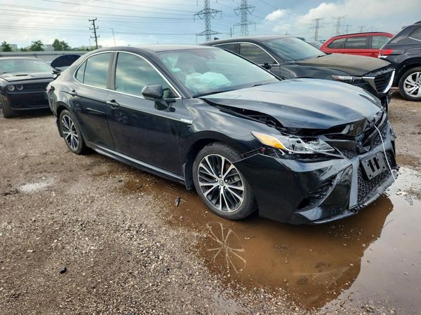 2020 TOYOTA CAMRY SE Hybrid