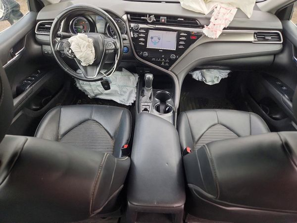 2020 TOYOTA CAMRY SE Hybrid