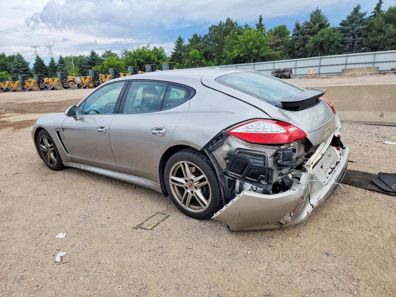 2013 PORSCHE PANAMERA Base (2WD), 4 (4WD)