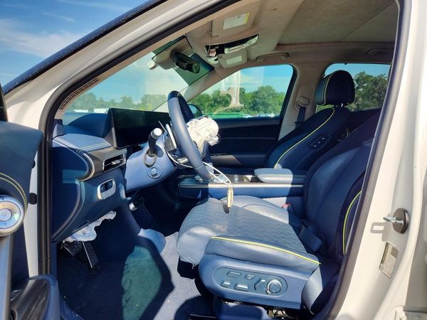 2024 GENESIS GV60 AWD Performance