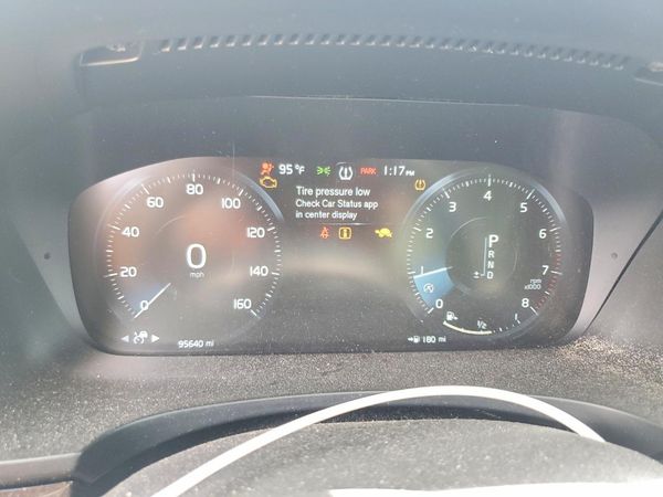 2017 VOLVO S90 Momentum