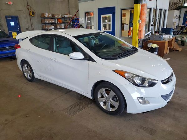 2013 HYUNDAI ELANTRA
