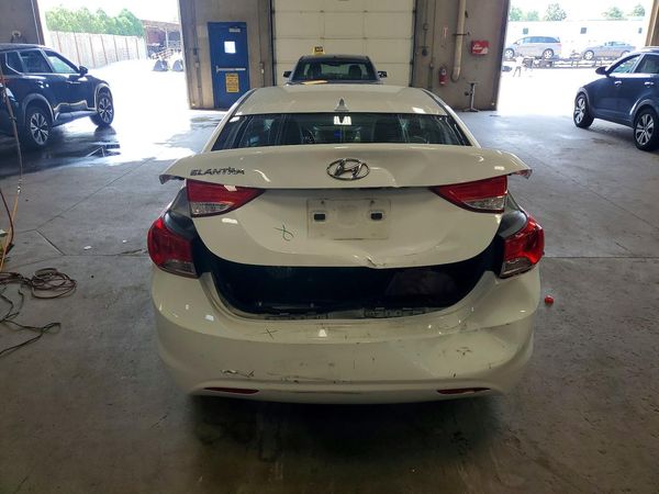 2013 HYUNDAI ELANTRA
