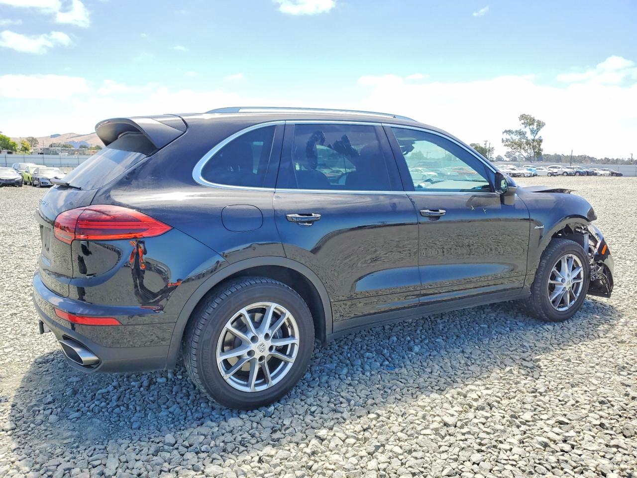 2015 PORSCHE CAYENNE